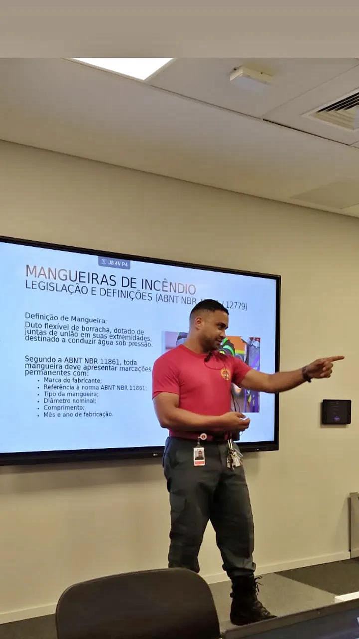 Treinamento da equipe C4 Serviços